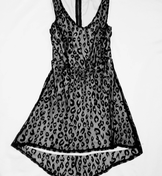 Dress - Picture 1 of 6